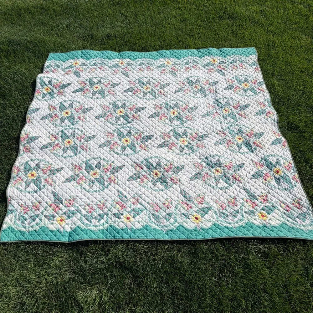Columbia Ideal Quilting Co Floral Bedspread Teal Pink Yellow Quilted 80x70 B+